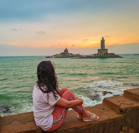 Sharing 11 best tourist attraction in Kanyakumari city that you can easily explore within one day. Not to mention, that one of the best things about this land of three seas is that majorly every tourist place here is within the vicinity of 2 kilometers and easily walkable if you take an accommodation close to the main market area Kanyakumari Photography Poses, Kanyakumari Aesthetic, Kanyakumari Photography, Find My Purpose, Travel Blog Post Ideas, Best Place To Visit, Sunset Point, Kanyakumari, My Purpose