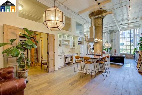 Historic Emeryville loft has style, and a story to tell Loft Decor, Loft Conversion, East Bay, California Homes, Design History, Telling Stories, Studio Space, 2 Beds, Style Design