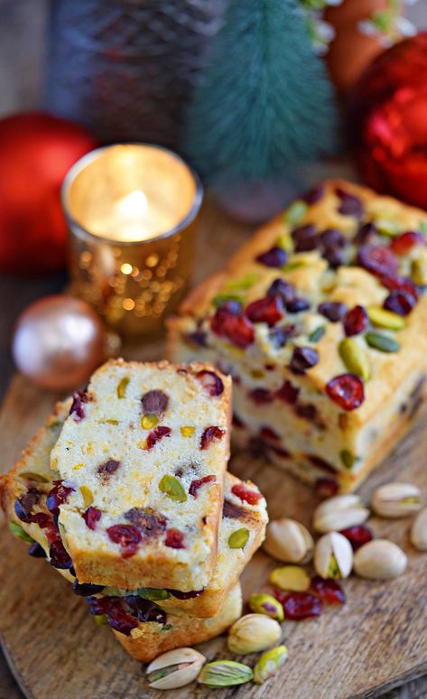 Simply Delicious Eggless Pistachio Cranberry Christmas Cake 6 Banana Cake Design, Recipe Banana Bread, Cranberry Christmas Cake, Banana Bread Brownies, Pistachio Recipes, Tea Cakes Recipes, Eggless Cake Recipe, Sour Cream Recipes, Easy Banana Bread Recipe