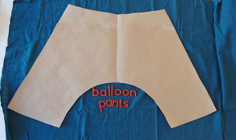 6a010536d81cc6970b013488fc1bce970c-pi (640×381) Harem Pants Pattern, Sarouel Pants, Lion King Costume, Kids Harem Pants, Lion King Jr, Sewing Baby Clothes, Diy Baby Clothes, Balloon Pants, Harem Pant