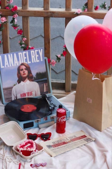 Lana del rey || vinyl Lana Del Rey Birthday Theme Party, Lana Del Rey Birthday Party Aesthetic, Lana Del Rey Wedding Theme, Lana Del Rey Birthday Party Theme, Lana Del Rey Theme Party, Lana Del Rey Birthday Theme, Lana Del Rey Birthday Party, Lana Del Rey Party, Lana Del Rey Birthday