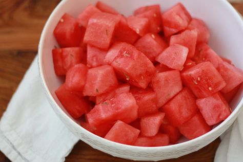 lime watermelon. a game changer. (gf, df, v, Paleo, Whole30) - one lovely life Healthy Summer Drinks, Lemonade Slushies, Refreshing Beverages, Frozen Watermelon, Watermelon Feta Salad, Watermelon And Feta, Watermelon Mint, Sweet Watermelon, Watermelon Lemonade