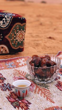 Saudi Arabia Culture, Picnic Inspiration, Arabic Coffee, Pastel Sunset, Blessed Friday, Ramadan Decoration, Flower Graphic Design, Arab Culture, Good Morning Beautiful Flowers