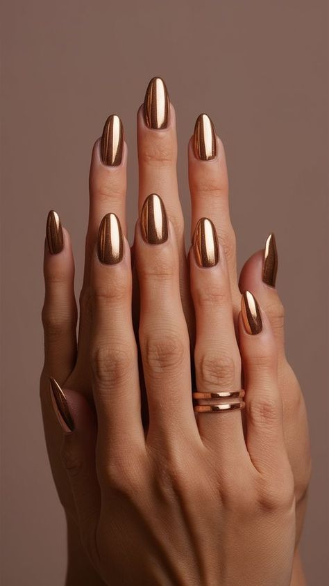 Nails With Gold Design, Nail Ideas For Dark Skin, Gold And Black Nails, People On The Beach, Winter Nail Ideas, Gold Chrome Nails, Nye Nails, Bronze Nails, Cult Leader