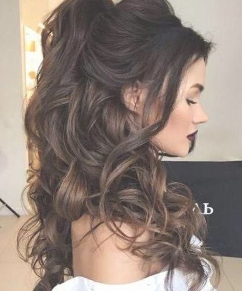 voluminous half ponytail half up half down wedding hairstyles Long Ponytail Hairstyles, Curly Prom Hair, Formal Hairstyles For Long Hair, Quinceanera Hairstyles, Prom Hairstyles For Long Hair, Wedding Hair Down, Wedding Hair And Makeup, Hair Pictures, Elegant Hairstyles