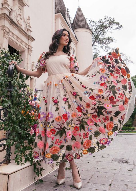 Knee Length Evening Dress, Rapunzel Dress, Floral Wedding Dress, Royal Dresses, Timeless Dress, Butterfly Embroidery, Most Beautiful Dresses, Fairytale Dress, Tulle Prom Dress