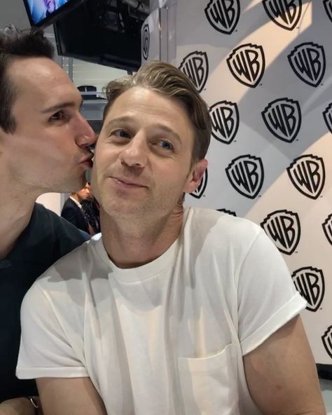 Gotham Cast, Cory Michael Smith, Gotham Series, Warner Bros Studio Tour, Gotham Tv, Jerome Valeska, Warner Bros Studios, Funny Scenes, Life Funny