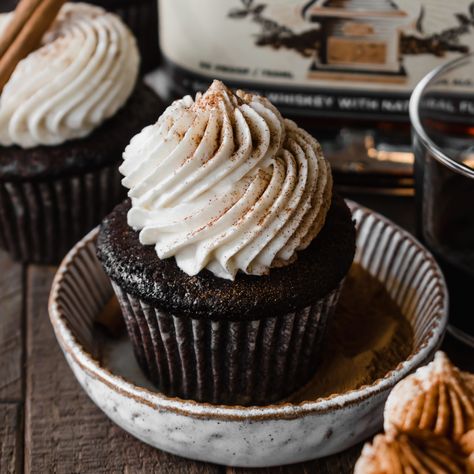 Whiskey Cupcake Recipes, Whisky Cupcakes, Manly Cupcakes, Chocolate Whiskey Cupcakes, Whiskey Frosting, Caramel Bourbon Cupcakes, Chocolate Rum Cupcakes, Chocolate Bourbon Cupcakes, Boozy Fall Cupcakes