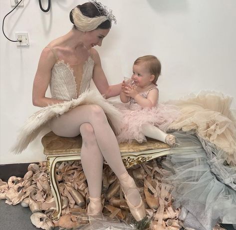 Dancer Lifestyle, Art Ballet, Ballet Pictures, Ballerina Dance, Ballet Beauty, Dance Dreams, Ballet Inspiration, Pretty Ballerinas, Dancing Aesthetic