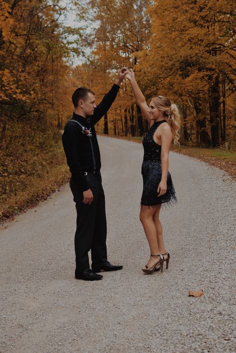 Funny Homecoming Pictures, Hoco Photoshoot Ideas, Homecoming Dance Pictures, Couples Homecoming Pictures, Homecoming Couples, Homecoming Couple, Homecoming Pictures With Date, Formal Pics, Homecoming Pics