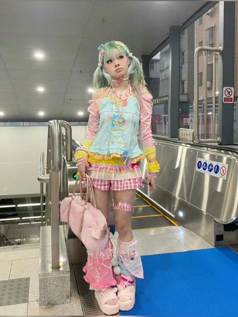 Yabi Outfits, Harajuku Outfits Kawaii, Igari Outfit Aesthetic, Yabi Style, Yabi Fashion, Igari Fashion, Dopamine Outfits, Harajuku Fashion Aesthetic, J Fashion Harajuku