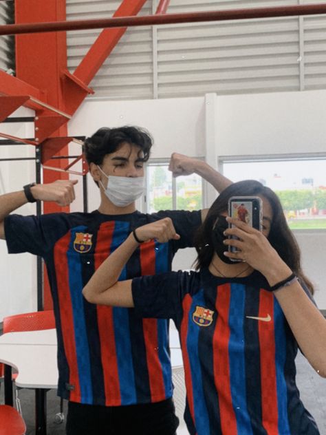 Football Couple Pictures, Messi Shirt, Barcelona Shirt, Barcelona Jerseys, Football Couples, Football Jersey Outfit, Little Miss Perfect, Jersey Outfit, كريستيانو رونالدو