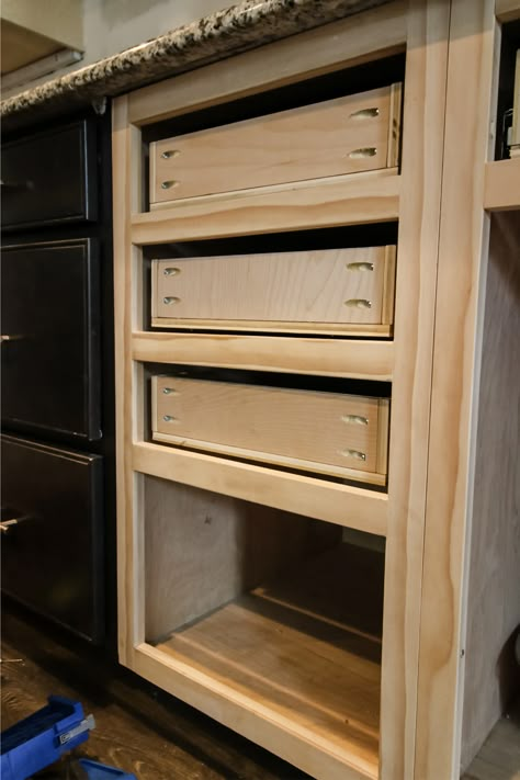 If you’re getting ready to build some cabinets for your next renovation, here’s how to build a base cabinet with drawers for your space! Kitchen Cabinet Drawers Diy, Build Your Own Drawers, How To Build Base Cabinets, Diy Cabinet Drawers, How To Make Cabinets, How To Build Cabinets, Diy Cabinets Build, Building Drawers, Building Cabinets