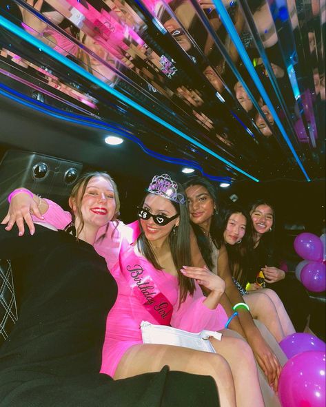 Sweet 16 Limo Party Ideas, Limo Pics With Friends, Party Bus Pictures, Limo Party Ideas, Limo Birthday Party Ideas, Sweet 16 Party Bus, Limo Pictures, Party Bus Aesthetic, Party Limousine