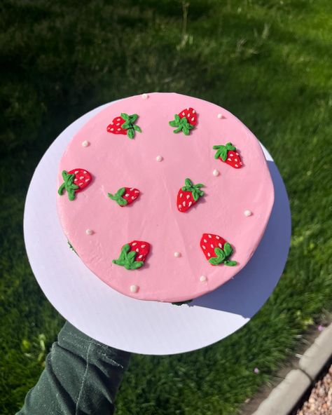 Cutest little strawberry heart cake and cupcakes you ever did see 🍓👒 My March availability is very limited, DM for inquiries 🥰 #fyp #strawberry #coquette #girly #womensupportingwomen #business #womanpower #womanowned #arizona #cake #birthdaycake #strawberryshortcake Girly Cake Ideas, Strawberry Heart Cake, Strawberry Cake Decorations, Strawberry Coquette, Modern Birthday Cakes, Bouquet Cake, Strawberry Birthday Cake, Strawberry Heart, Girly Cakes