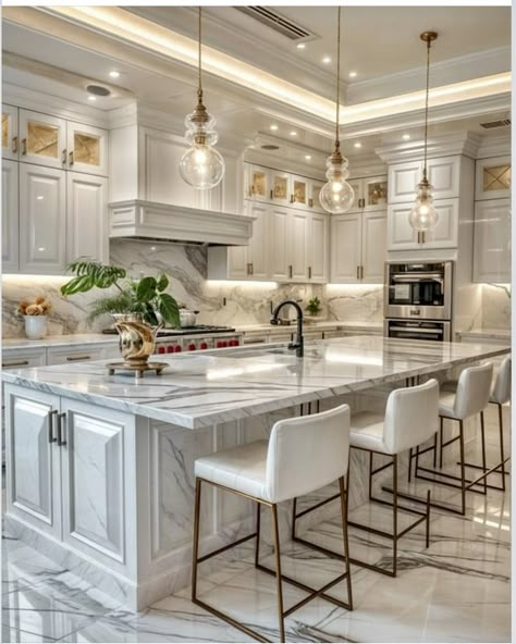 Kitchen Design With White Cabinets, Modern Kitchen Design Luxury 2025, White Glam Kitchen, Modern Luxury Kitchen Design, Beautiful White Kitchens, Custom Kitchen Remodel, Elegant Kitchen Design, Classy Kitchen, Condo Kitchen