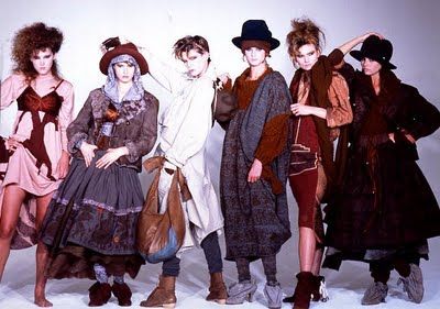 Vivian Westwood A/W Buffalo Girls collection, 1982/1983. Westwood was a prominent fashion designer of the 70s, 80s, 90s, and today, who designed "alternative" youth clothing starting in the 1970s. She responsible for bringing punk and new wave fashion to the mainstream in the 70s and created the new romanticism “pirate” look a huge trend in the early 80s. Her designs feature many historic references such as her mini-crini of the 80s. Female Pirate Costume, 90s Fashion Women, Tokyo Street Fashion, Aria Montgomery, Fashion 80s, Grace Jones, Tim Walker, 80s And 90s Fashion, Design Moda