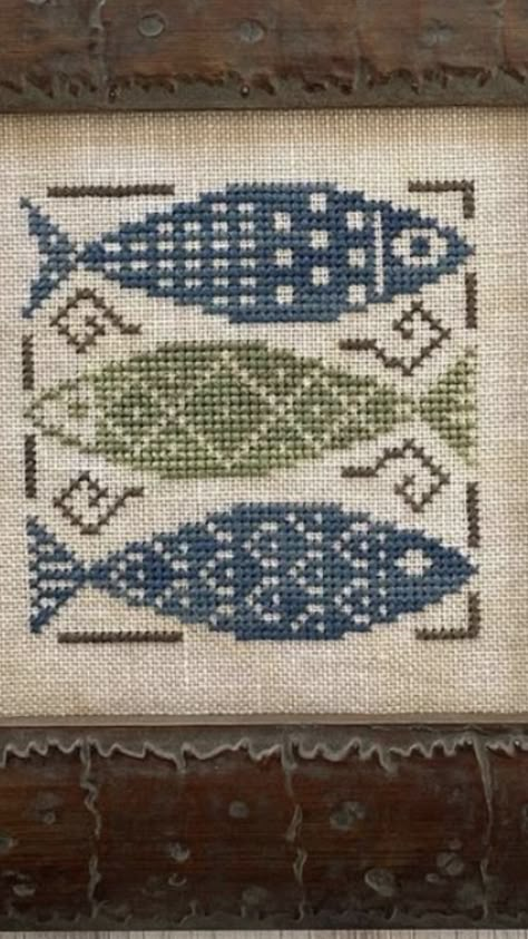 Motifs Blackwork, Summer Catch, Heart In Hand, Nature Cross Stitch, Cross Stitch Christmas Ornaments, Cross Stitch Bookmarks, Cross Stitch Samplers, Cross Stitch Animals, 자수 디자인