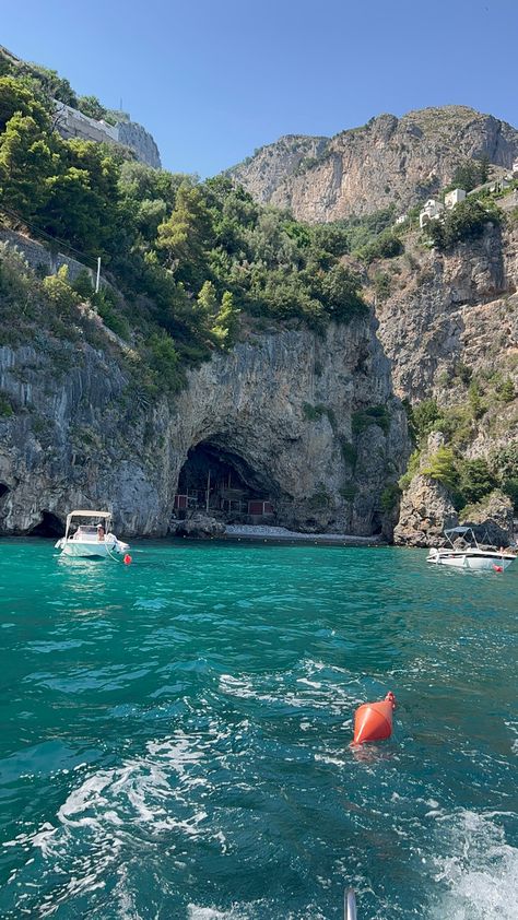 Amafali Coast Italy, Europa Aesthetic, Amalfi Aesthetic, Capri Aesthetic, Amalfi Coast Summer, Amalfi Coast Aesthetic, Amalfi Coast Outfits, Capri Summer, Capri Italia