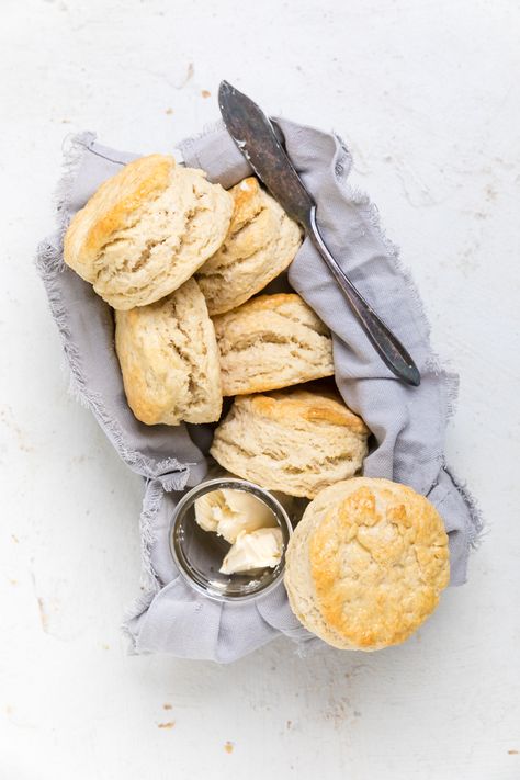 Dairy Free Biscuits (Vegan) Dairy Free Buttermilk, Gluten Free Buttermilk Biscuits, Buttermilk Biscuit Recipe, Dairy Free Biscuits, Country Biscuits, Vegan Buttermilk, Roasted Duck Recipes, Dairy Free Bread, Baking Soda Biscuits