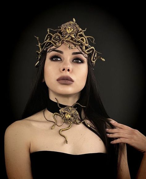 Gorgon Costume, Medusa Headdress, Medusa Crown, Snake Headband, Medusa Gorgon, Goddess Crown, Biker Photoshoot, Head Wreath, Beautiful Tiaras