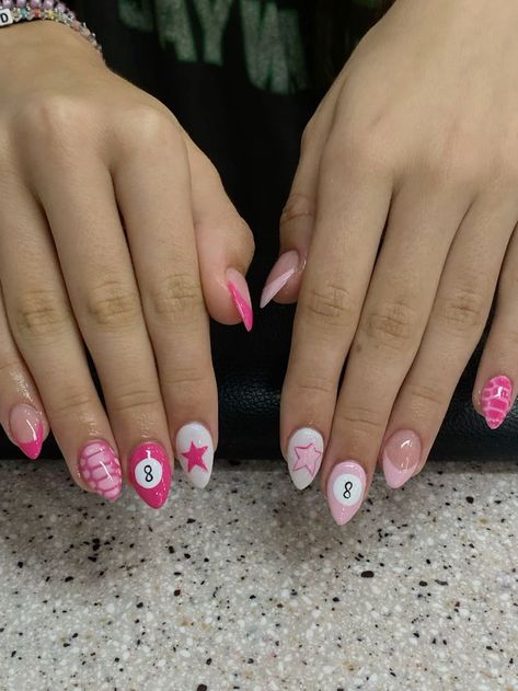 Cute Nails Gel X Almond, Nails Inspo Simple Design, Nail Inspiration Short Almond, Pink Accent Nail Ideas, Nail Inspo Not French Tip, Pink Nails Blooming Gel, Simple Nail Ideas For Beginners, Grad Picture Nails, Nail Inspo Ideas Simple