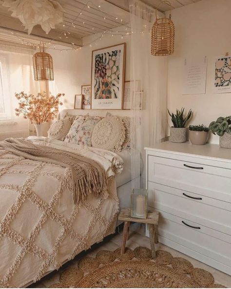 Boho Bedroom Furniture, Modern Boho Bedroom, Boho Style Bedroom, Style Deco, Boho Bedroom Decor, Boho Room, Dreamy Bedrooms, Room Makeover Bedroom, Bedroom Boho