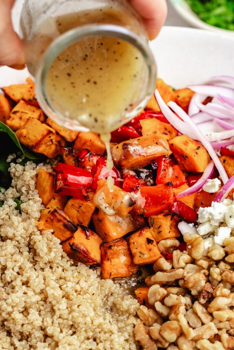 Sweet potato quinoa salad Quinoa Salad With Sweet Potato, Quinoa And Sweet Potato Recipes, Quinoa Sweet Potato Recipes, Quinoa Side Dish, Cranberry Quinoa Salad, Sweet Potato Quinoa Salad, Sweet Potato Side Dish, Sweet Potato Quinoa, Quinoa Sweet Potato