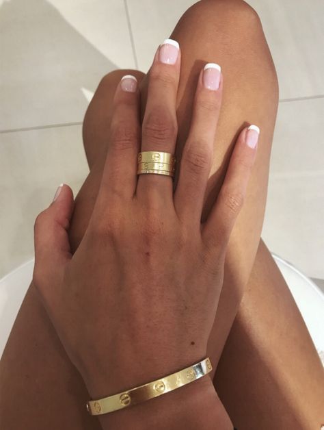 Bracelet Cartier, Cartier Love Ring, Milky Nails, Nail Ring, Easy Diy Jewelry, Minimalist Nails, Cartier Love, Dream Nails, Cute Acrylic Nails