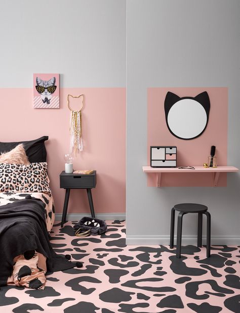 Recreate this kitten themed bedroom with these easy DIY tips Cats Bedroom, Cat Themed Bedroom, Awkward People, Cat Room Decor, Cat Bedroom, Ideas Habitaciones, Kids Bedroom Inspiration, Themed Bedroom, Teen Room Decor