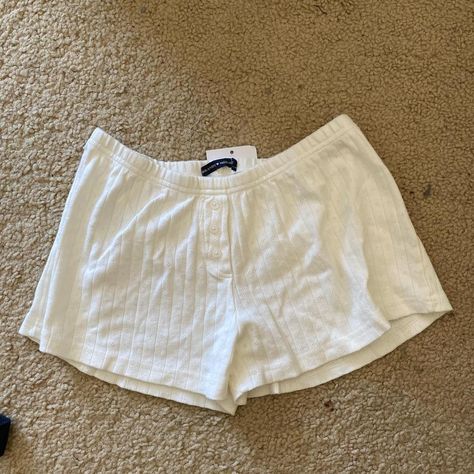 Brandy Melville Shorts, Eyelet Shorts, Brandy Melville, Christmas List, Brandy, White Shorts, Spain, Lingerie, Womens Shorts