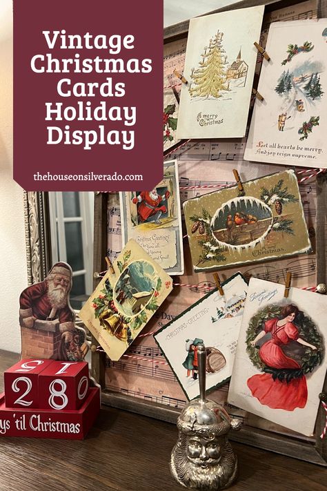 Display Vintage Christmas Cards, Framed Vintage Christmas Cards, Display Vintage Postcards, Vintage Christmas Card Display, Ways To Display Christmas Cards, Picture Frame Christmas Decor, Christmas Card Display Ideas, Vintage Postcard Display, Vintage Christmas Display