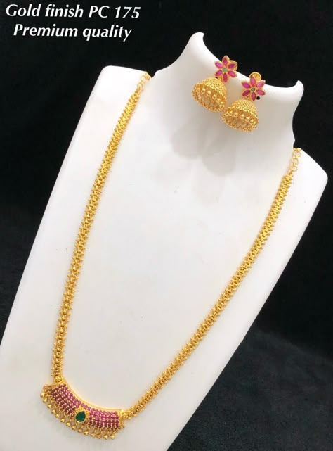 10grams Gold Necklace Designs, Neck Pieces Jewelry, New Gold Jewellery Designs, Modern Gold Jewelry, Gold Earrings Wedding, Pearl Jewelry Design, Temple Jewelry, Gold Mangalsutra Designs, Gold Necklace Indian Bridal Jewelry