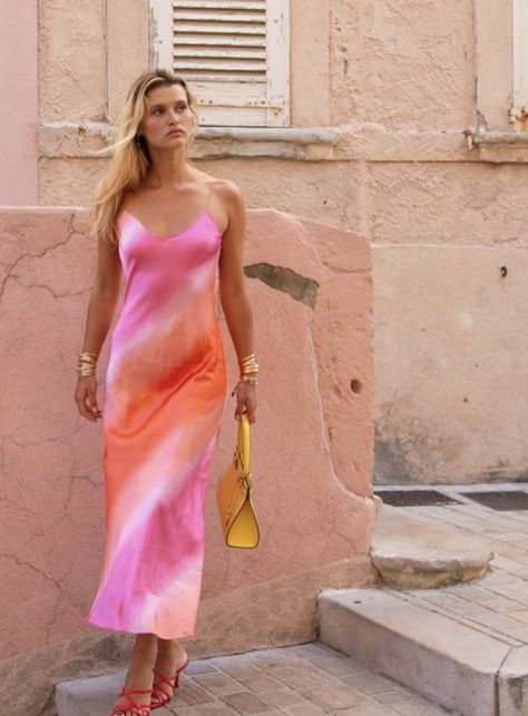 Fashion Outfits Dresses, Dress Code Wedding, Outfits Dresses, Orange Ombre, Nude Dress, Pink Bodycon Dresses, Silk Slip Dress, Silk Slip, Colourful Outfits