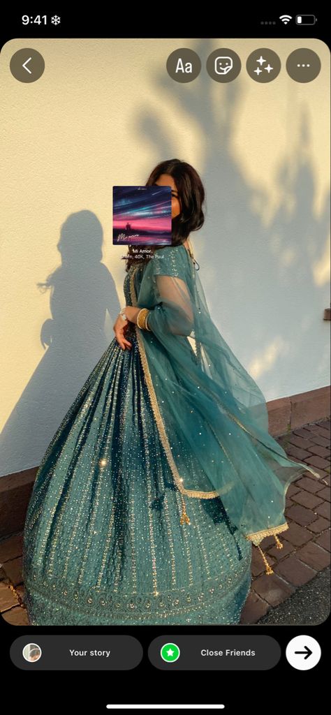 Aesthetic Pic In Lehenga, Desi South Indian Aesthetic, Poses In Lehangas Aesthetic, Wedding Dress Poses Photo Ideas, Pose Ideas With Lehenga, Lehenga Instagram Story Ideas, Desi Indian Outfits, Desi Selfie Story Instagram Ideas, Lehenga Instagram Story