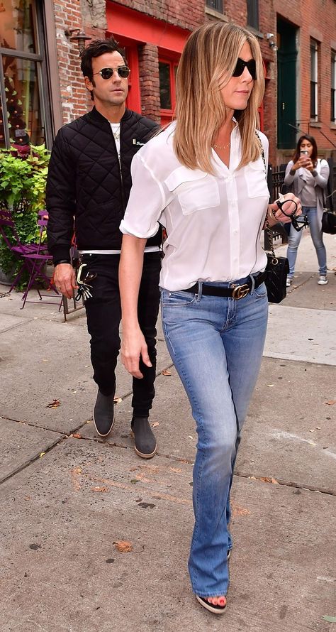 Jen Aniston Style, Jennifer Anniston Style, Jeniffer Aniston, Street Style Nyc, Jennifer Aniston Style, Jennifer Aniston Hot, Flared Top, Jenifer Aniston, Outfit Ideas Fashion