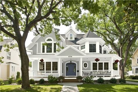 Look at the paint color combination I created with Benjamin Moore. Via @benjamin_moore. Body: Sea Haze 2137-50; Trim: White Dove OC-17; Door: Hale Navy HC-154. Woodlawn Blue Benjamin Moore, Benjamin Moore Exterior Paint, Woodlawn Blue, Benjamin Moore Exterior, Wythe Blue, Exterior Color Palette, Color Combinations Paint, Hale Navy, Benjamin Moore White