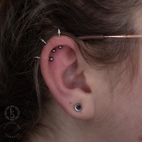 Facebook Tripple Helix Ear Piercings Spikes, Triple Spike Helix Piercing, Vertical Helix Piercing Spike, Triple Helix Piercing Spikes, Triple Vertical Helix Piercing, Spike Helix Piercing, Silver Helix Piercing, Helix Spikes, Vertical Industrial Piercing