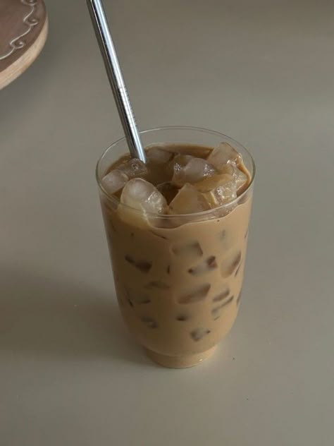 Iced Coffee With Instant Coffee, Coffee With Instant Coffee, Coffee With Condensed Milk, Make Iced Coffee, Aesthetic Drink, How To Make Ice Coffee, Pretty Coffee, Coffee Matcha, Coffee Obsession