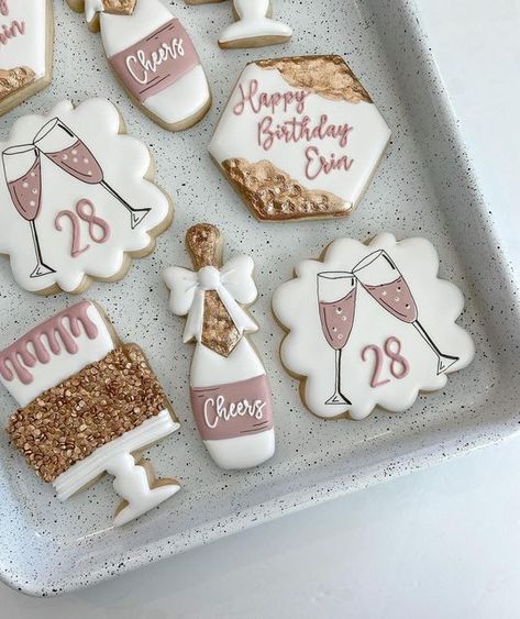 Birthday Biscuits, Gold Cookies, 30th Birthday Themes, Champagne Birthday, Moms 50th Birthday, Cookie Cake Birthday, Bridal Shower Cookies, 18th Birthday Cake, Gold Champagne