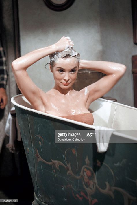 News Photo : Actress Janet Leigh poses for a portrait in a... Janet Leigh, Goldie Hawn, Alfred Hitchcock, Bath Tub, Vintage Hollywood, Hollywood Glamour, Vintage Photographs, Hollywood Stars, Stock Pictures