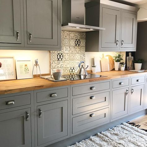 Серая Кухня, Gray Cabinets, Cottage Kitchens, Grey Kitchen Cabinets, Grey Kitchen, Kitchen Diner, Counter Tops, Open Plan Kitchen, Kitchen Styling