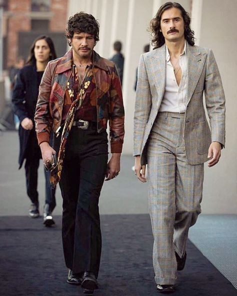 TWOFER @luke_jefferson_day 📸 @highsnobietystyle @eva.al.desnudo #mfw #aw19 @gucci Ada Kokosar, 70s Fashion Men, Mexican Fashion, Mens Fashion Wedding, Wedding Outfit Men, Hipster Man, Leisure Suit, Vintage Mens Fashion, Androgynous Fashion