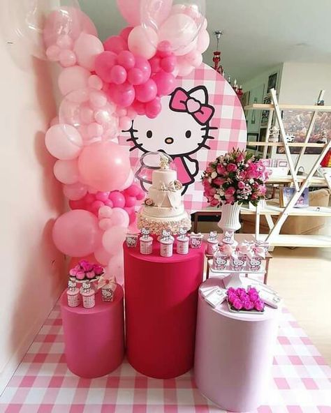 Hello Kitty Birthday Decorations, Hello Kitty Birthday Theme, Kitty Cake, Cake Table Decorations, Hello Kit, Hello Kitty Cake, Hello Kitty Party, Hello Kitty Birthday, Cat Party