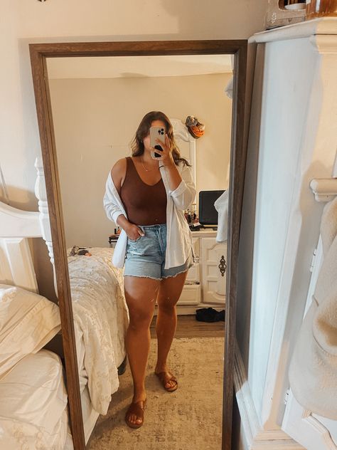 Summer Outfit Idea | European summer outfit Inspo | summer outfit aesthetic | European outfit | european summer outfit aesthetic School Drop Off Outfit Mom Summer, Comfy Mom Outfits Summer, Curvy Vacation Outfits, Midsize Beach Outfits, Summer Mom Outfits, Midsize Summer Outfits, Louisiana Vacation, Beachy Summer Outfits, Summer Outfit Aesthetic