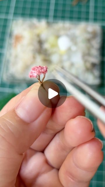 Mini Cherry Blossom Tree, Miniature Flowers Tutorial, How To Make A Tree, Miniature Flowers Diy, Miniature Trees Diy, Miniature Plants Diy, Making Miniatures Diy, Diy Cherry Blossom Tree, Hogwarts Greenhouse