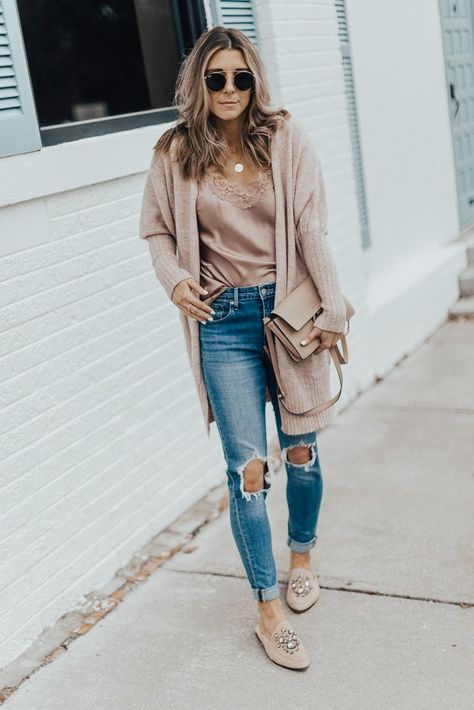 #summerfashion, #springfashion, #tanktops, #outfits for women, #casualoutfits, #outfitsspring, #outfitssummer, #ArizonaFashion, #style, everyday outfit ideas, midi skirts, maxi skirts, Arizona fashion blogger, fall fashion, spring fashion, summer fashion, fashion trends, boots, booties, jeans, dresses, summer dresses, sequins, crop tops, stripes, cute and comfy outfit ideas, outfits for moms Zara Winter Outfit, Lace Cami Outfit, Ways To Style Mom Jeans, Chunky Cardigan Outfit, Black Cardigan Outfit, Cute Cardigan Outfits, Style Mom Jeans, Zara Winter, Haute Mess