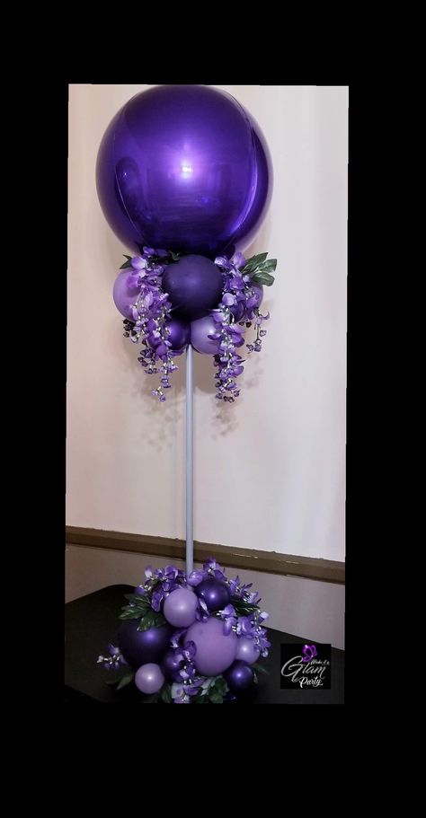 Ballons Flowers Centerpiece, Butterfly Balloon Table Centerpieces, Flower And Balloon Decorations, Fairy Balloon Centerpieces, Purple Balloon Centerpieces, Purple Balloon Arrangements, Purple And Silver Birthday Party Centerpieces, Purple Centerpieces Birthday Diy, Purple And Teal Centerpieces