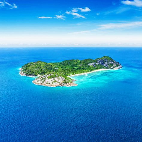 North Island Seychelles, Private Island Homes, Private Island Mansion, Island Background, Private Beach House, Private Island Resort, Northern Island, India Images, Island Map