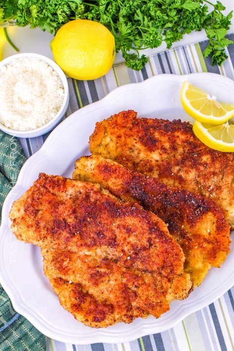 Lightly breaded and seasoned to perfection, Italian Chicken Cutlets make a delicious and easy weeknight dinner that everyone will love. Italian Chicken Cutlets, Chicken Lickin, Schnitzel Recipes, Chicken Cutlet, Chicken Kiev, Chicken Schnitzel, Cutlets Recipes, Parmesan Crusted Chicken, Pork Cutlets